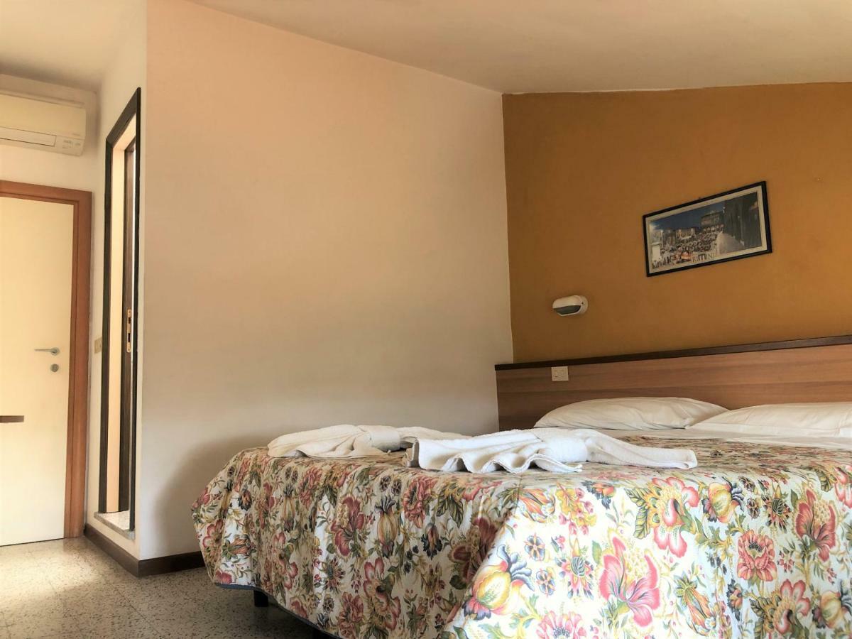 Hotel Edy Rimini Luaran gambar