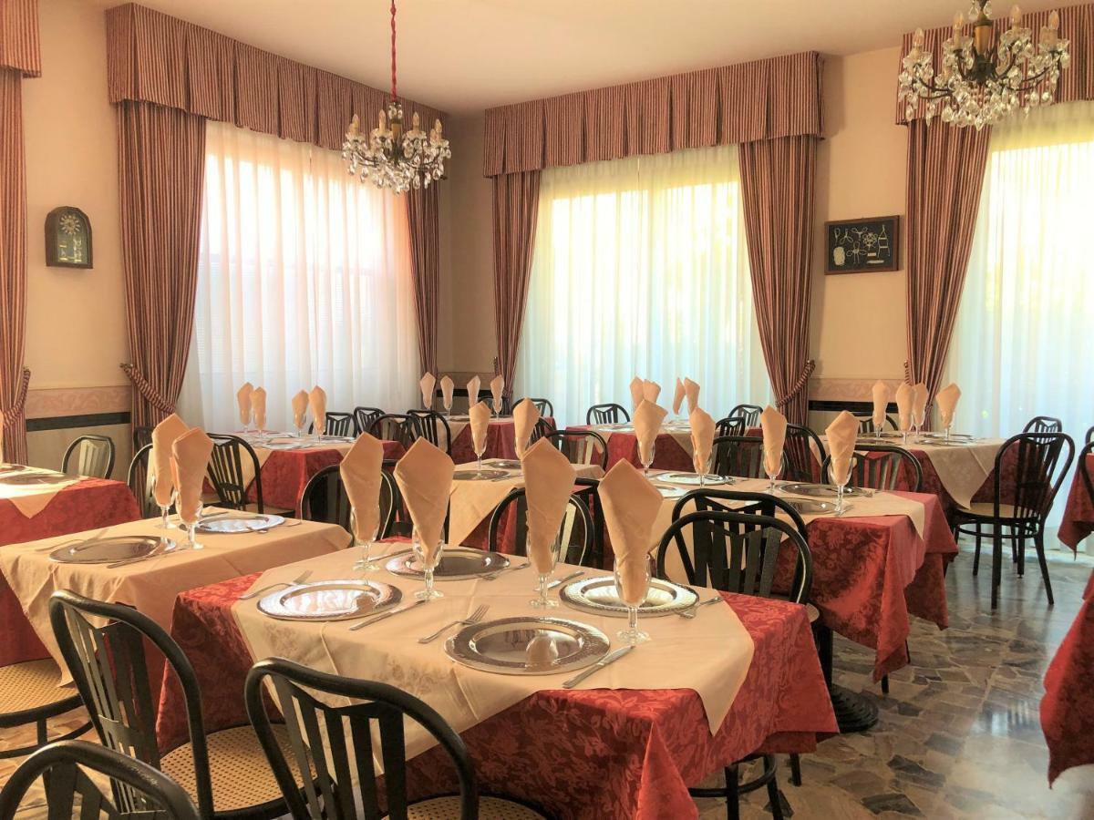 Hotel Edy Rimini Luaran gambar